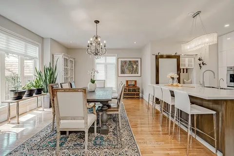 128 Morden Rd, Oakville, ON L6K 2R9