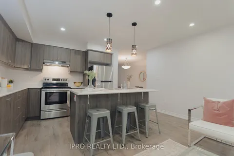 992 Balsam Crt, Milton, ON L9E 1R5