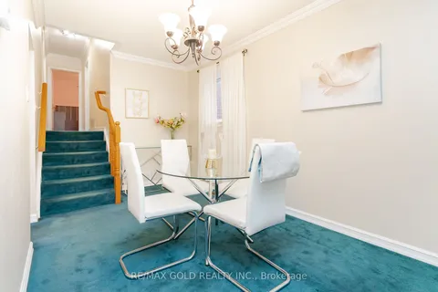 34 Dearbourne Blvd, Brampton, ON L6T 1J6