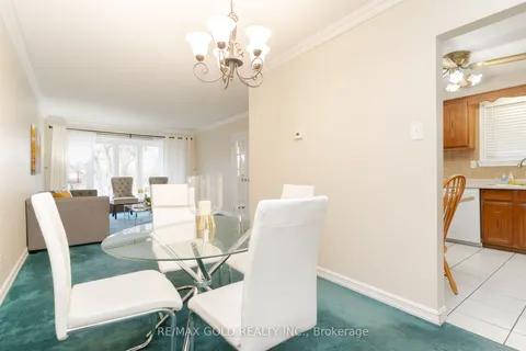 34 Dearbourne Blvd, Brampton, ON L6T 1J6