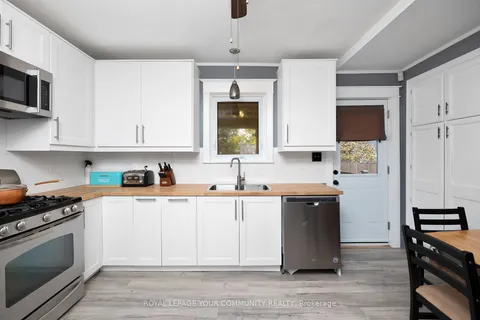 14 Gray Ave, Toronto, ON M6N 4S6