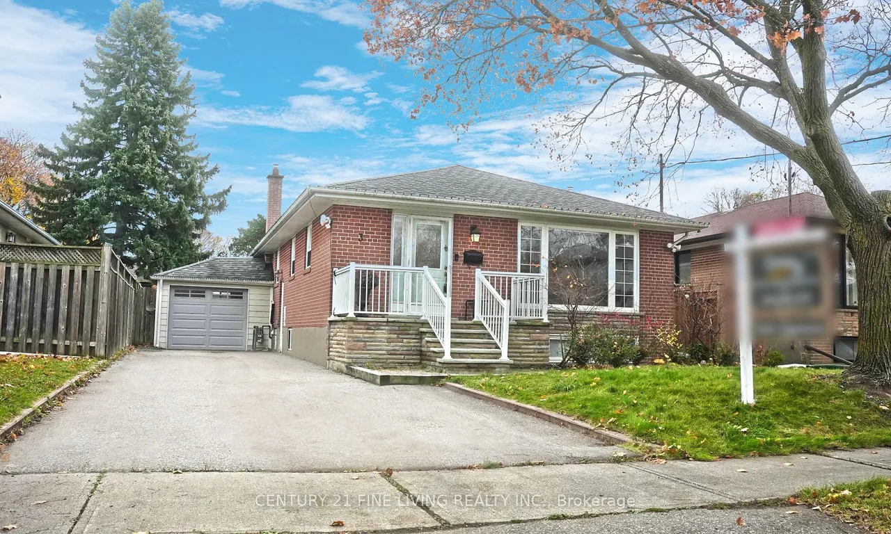 3 Paragon Rd, Toronto, ON M9R 1J6