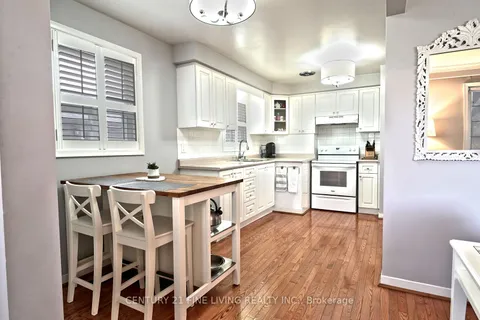 3 Paragon Rd, Toronto, ON M9R 1J6