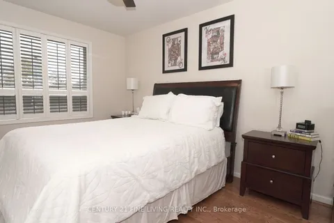 3 Paragon Rd, Toronto, ON M9R 1J6