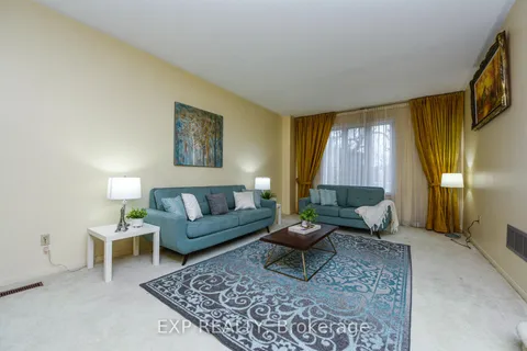 4252 Claypine Rise, Mississauga, ON L4W 2G6