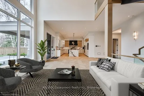 556 FOURTH Line, Oakville, ON L6L 5A7