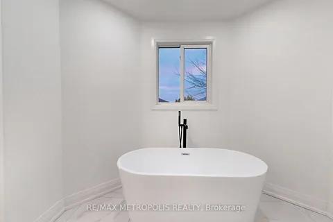 2144 Eighth Line, Oakville, ON L6H 4W4