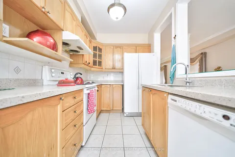 42 Pennyroyal Cres, Brampton, ON L6S 6J7