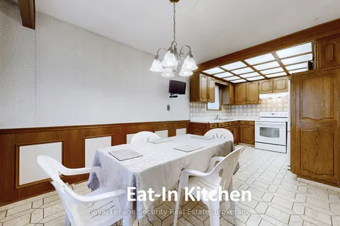 59 Roseglen Cres, Toronto, ON M3N 1G7