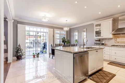 58 Bansbury Circ, Brampton, ON L6P 0H8
