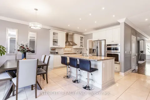 58 Bansbury Circ, Brampton, ON L6P 0H8