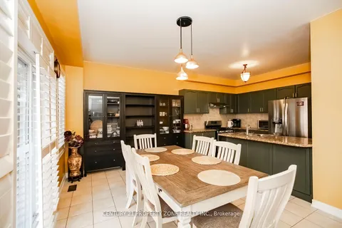 120 Bellchase Tr, Brampton, ON L6P 3L3