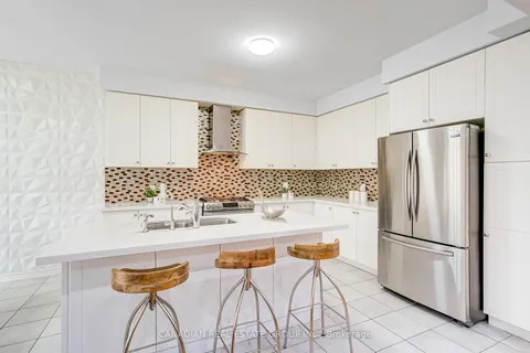 1485 Chretien St, Milton, ON L9E 1J1