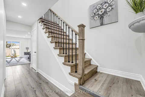 6 Banting Cres, Brampton, ON L6Y 2L8