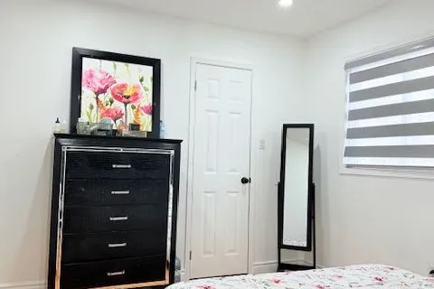 3443 Nighthawk Tr, Mississauga, ON L5N 6G4