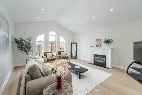 35 Forestgrove Circ, Brampton, ON L6Z 4T4