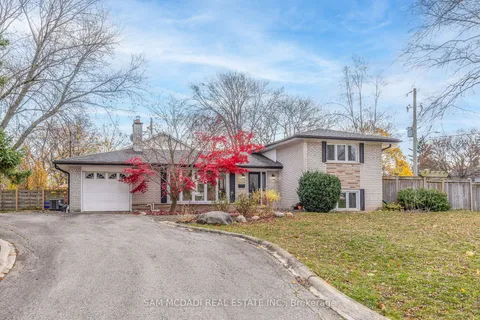 1198 Willowbrook Dr, Oakville, ON L6L 2J8