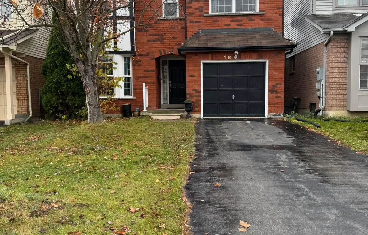 18 Chipmunk Cres, Brampton, ON L6R 1B8