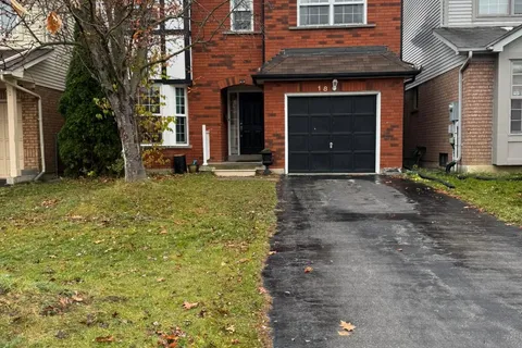 18 Chipmunk Cres, Brampton, ON L6R 1B8