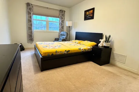 18 Chipmunk Cres, Brampton, ON L6R 1B8