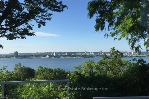 636 WEST OVAL Dr, Burlington, ON L7T 1B9