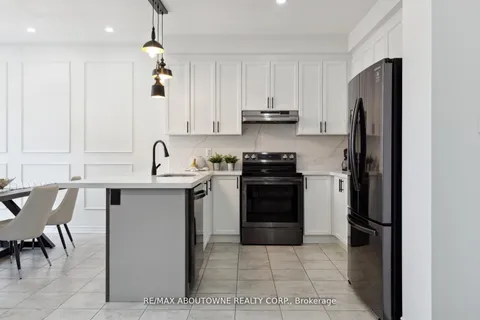 879 Hickory Cres, Milton, ON L9E 1P4