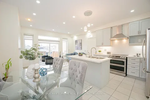 35 Hogan Manor Dr, Brampton, ON L7A 4V3