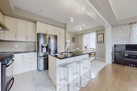 3355 Mockingbird Common Cres, Oakville, ON L6H 0X1