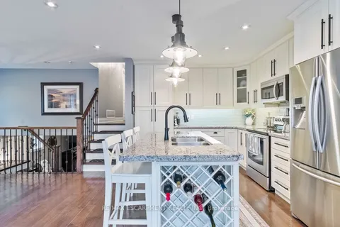 24 WILLIS Dr, Brampton, ON L6W 1A9