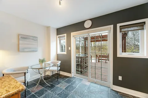 38 Osler St, Toronto, ON M6P 4A2