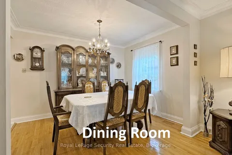 136 Anthony Rd, Toronto, ON M3K 1B6