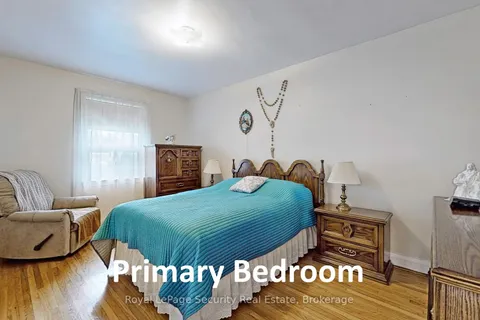 136 Anthony Rd, Toronto, ON M3K 1B6