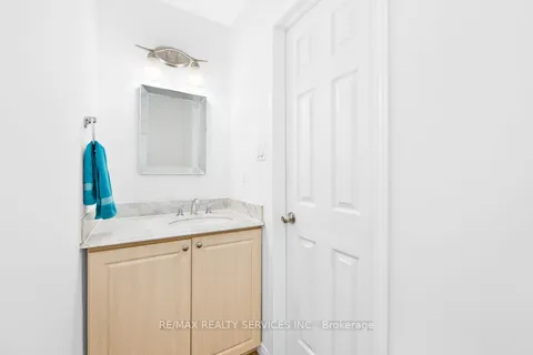 132 Ashridge Crt, Mississauga, ON L4Z 1M9