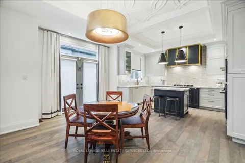 3272 Post Rd, Oakville, ON L6H 1L2