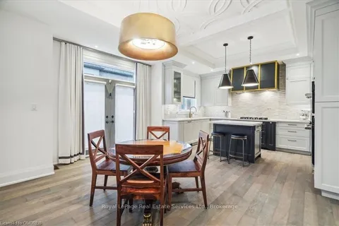 3272 POST ROAD Rd, Oakville, ON L6H 1L2