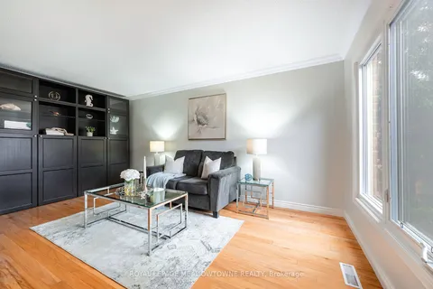 8 Cranmore Crt, Brampton, ON L6Z 2Z9