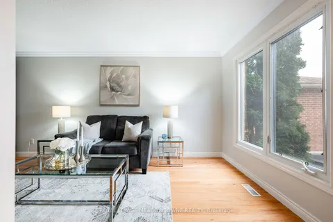 8 Cranmore Crt, Brampton, ON L6Z 2Z9