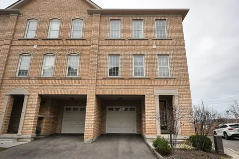 2280 Baronwood Dr, Oakville, ON L6M 0K4