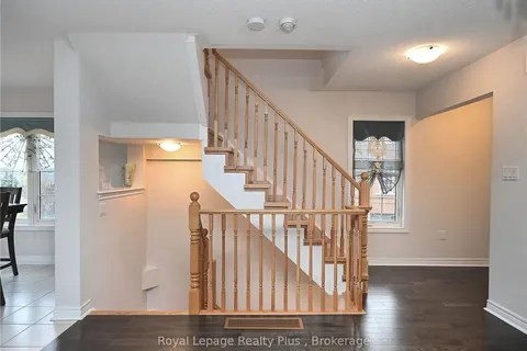 2280 BARONWOOD Dr, Oakville, ON L6M 0K4