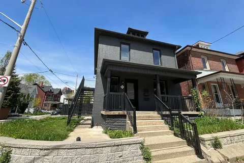76 Annette St, Toronto, ON M6P 1N4