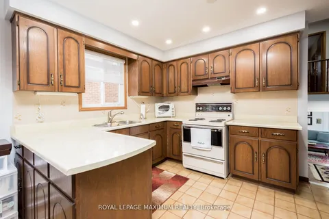 44 Flagstick Crt, Toronto, ON M3J 3B8