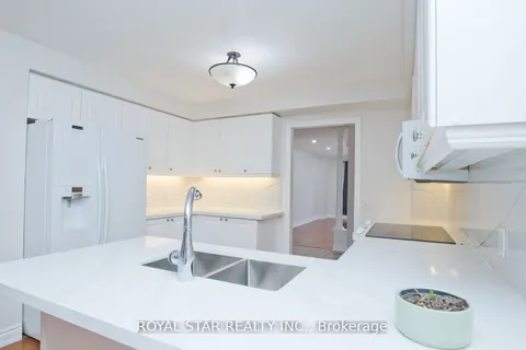 2964 Jackson Dr, Burlington, ON L7M 4K6