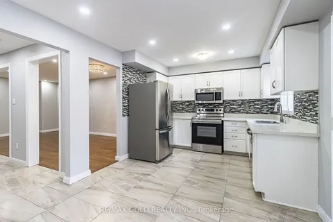 130 Toba Cres, Brampton, ON L6Z 4R9