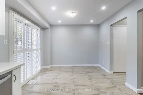 130 Toba Cres, Brampton, ON L6Z 4R9