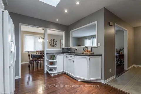 34 MILTON HEIGHTS Cres, Milton, ON L9T 2W7