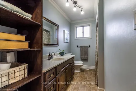 34 MILTON HEIGHTS Cres, Milton, ON L9T 2W7