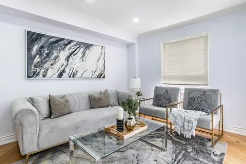 98 Cresthaven Rd, Brampton, ON L7A 1H8