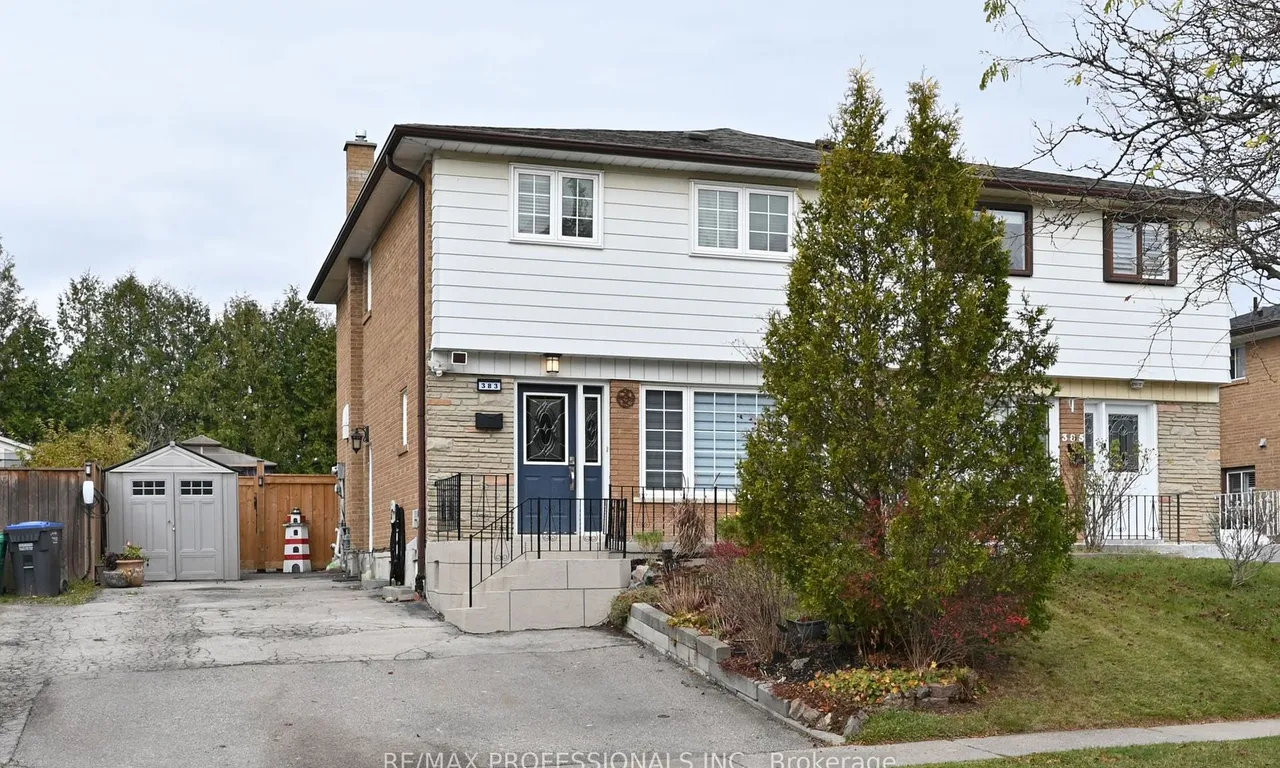 383 Lara Woods, Mississauga, ON L5A 3B1
