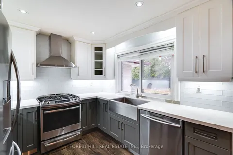 138 Cornwall Hts, Brampton, ON L6W 2J2