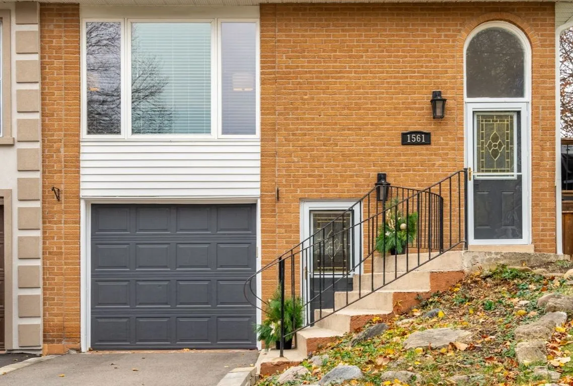 1561 Newlands Cres, Burlington, ON L7M 1P1